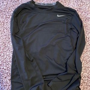 Men’s Nike tight long-sleeve size SMALL
